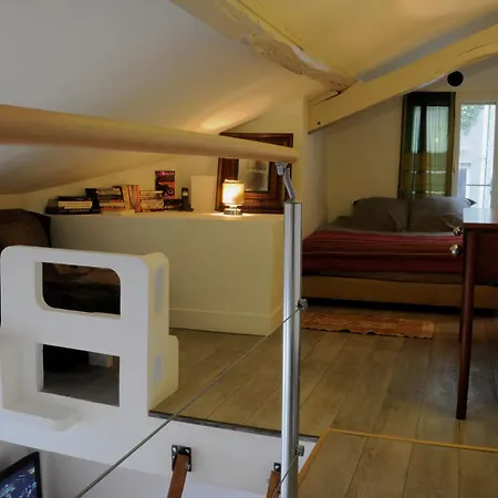 Typical Parisian Loft In Bastille * باريس