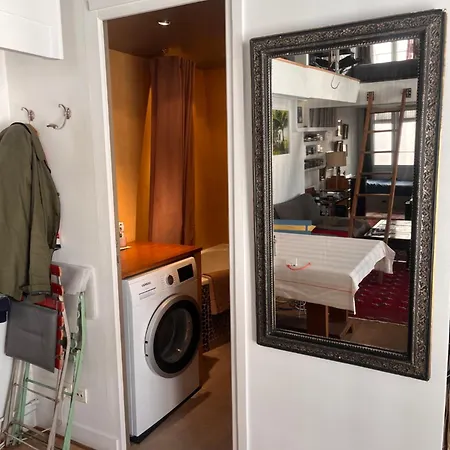 Typical Parisian Loft In Bastille شقة *